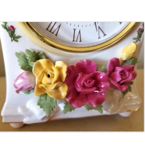Royal Albert Old Country Roses Quartz Mantle Clock 1962 Desk Shelf Vintage - Picture 3 of 9